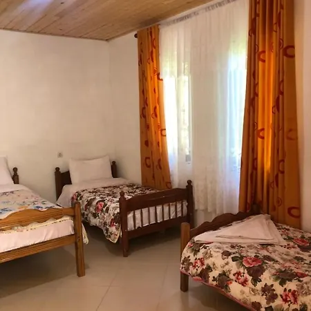 Guest house Ledio Valbone